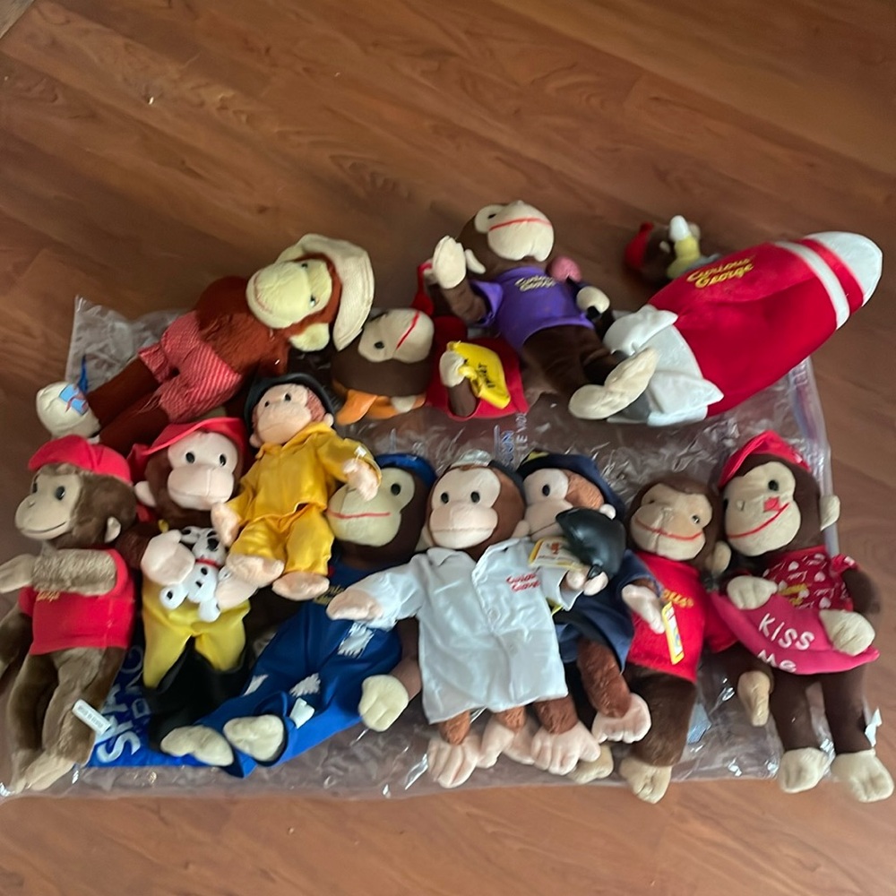 Curious Georgia Plush Lot- mix of vintage and new- 12 stuffed animals